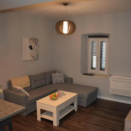 شقة Trklja تريبينيي